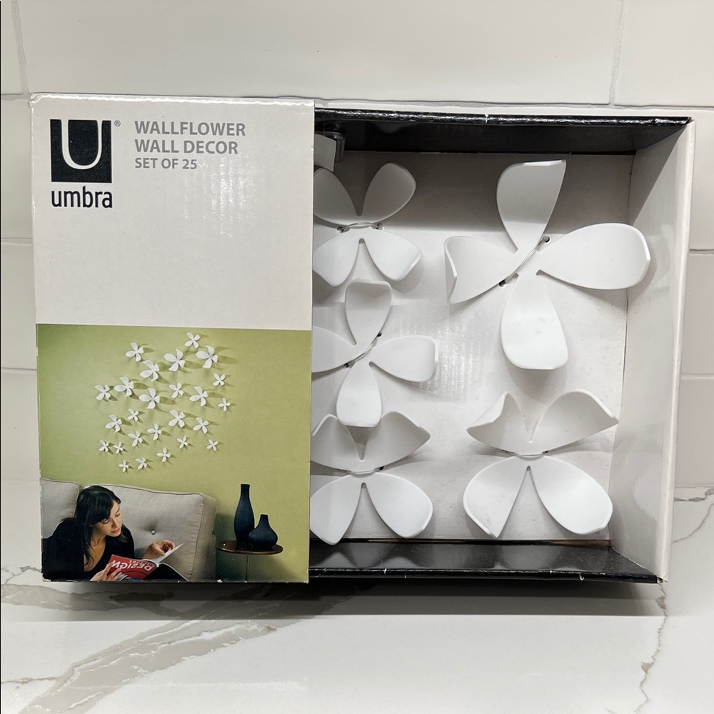 Umbra White Wallflower Decor Set